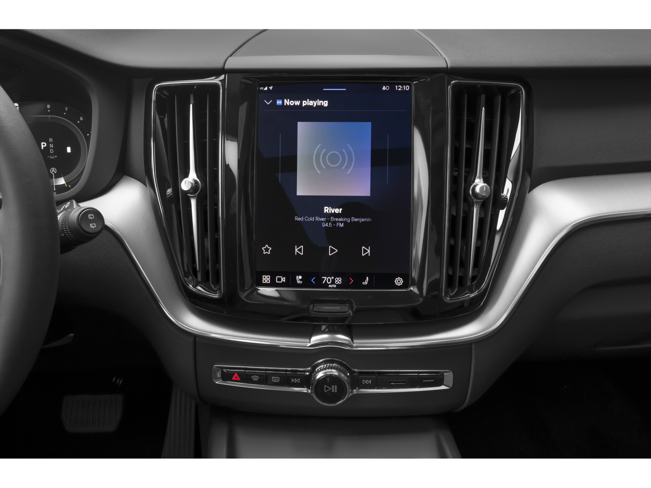 2024 Volvo XC60 B5 AWD Ultimate Dark Theme