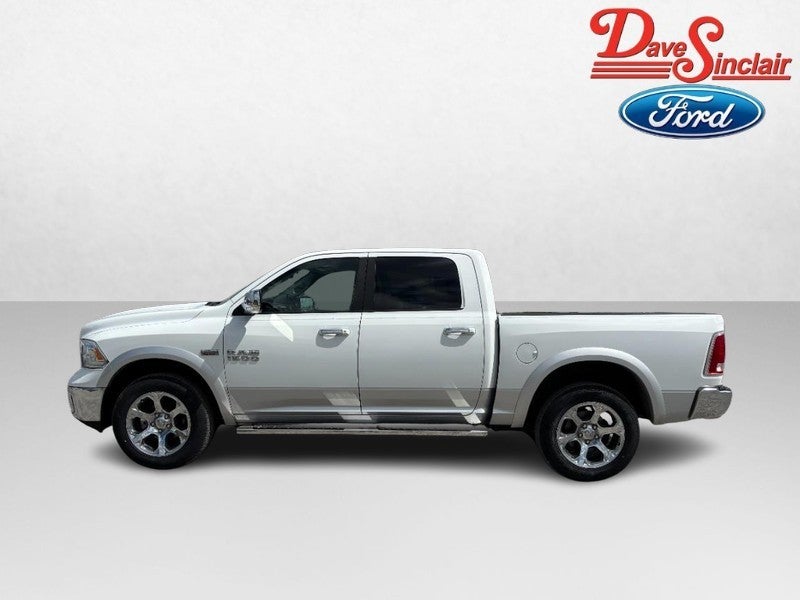 2016 RAM 1500 4WD Crew Cab 140.5" Laramie