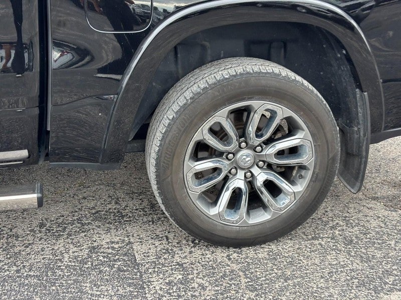 2020 RAM 1500 Laramie 4x4 Crew Cab 5'7" Box