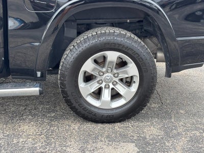 2020 RAM 1500 Laramie 4x4 Crew Cab 5'7" Box