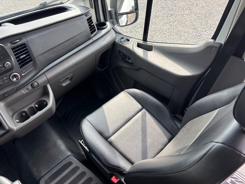 2025 Ford Transit Passenger Wagon T-350 148" Med Roof XL RWD