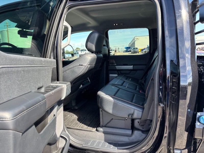 2025 Ford Super Duty F-350 DRW LARIAT 4WD Crew Cab 179" WB 60" CA