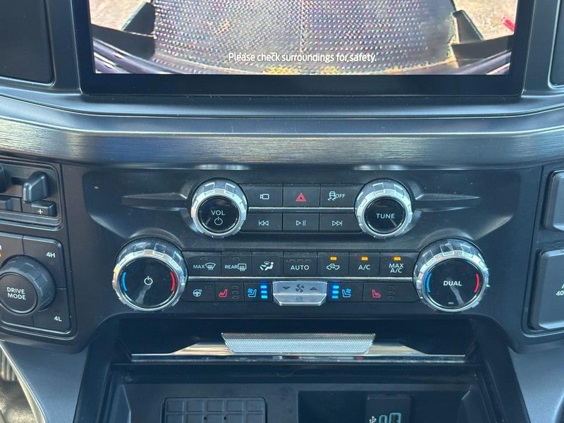 2025 Ford Super Duty F-350 DRW LARIAT 4WD Crew Cab 179" WB 60" CA