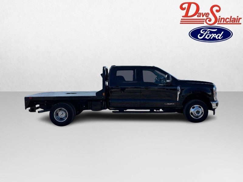 2025 Ford Super Duty F-350 DRW LARIAT 4WD Crew Cab 179" WB 60" CA