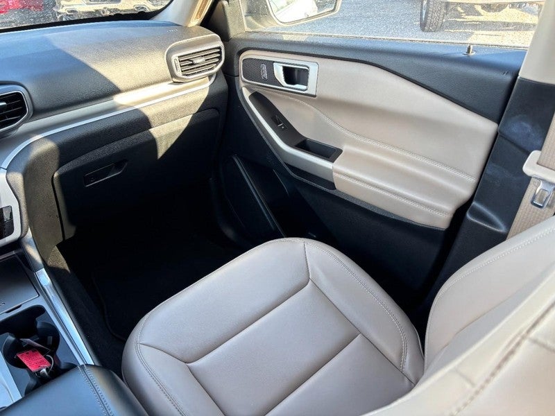 2023 Ford Explorer XLT RWD