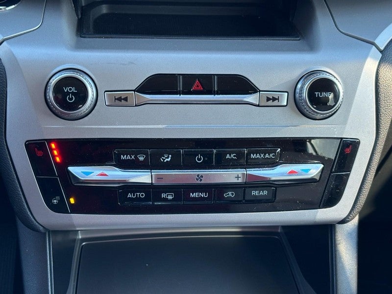 2023 Ford Explorer XLT RWD