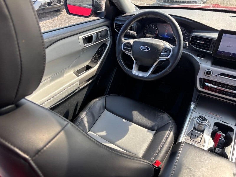 2023 Ford Explorer XLT 4WD