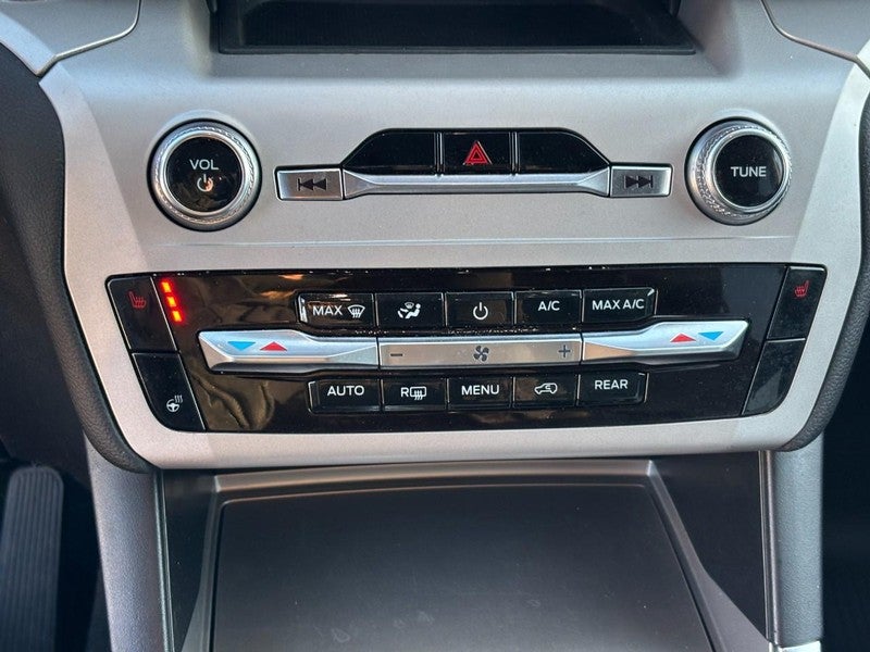 2023 Ford Explorer XLT 4WD