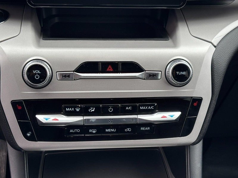 2023 Ford Explorer XLT 4WD