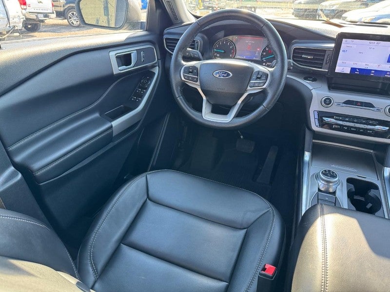 2023 Ford Explorer XLT 4WD