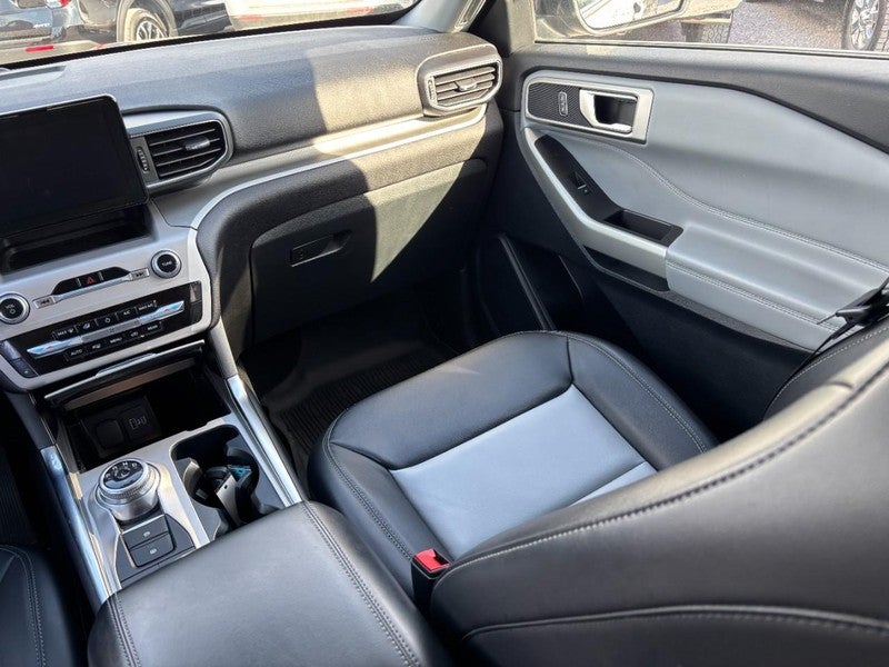 2023 Ford Explorer XLT 4WD