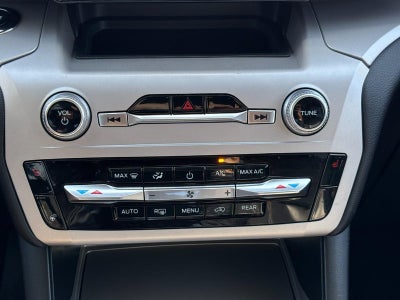 2023 Ford Explorer XLT 4WD