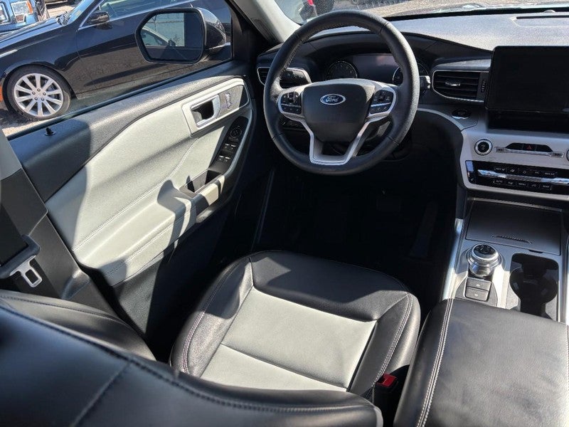 2023 Ford Explorer XLT 4WD