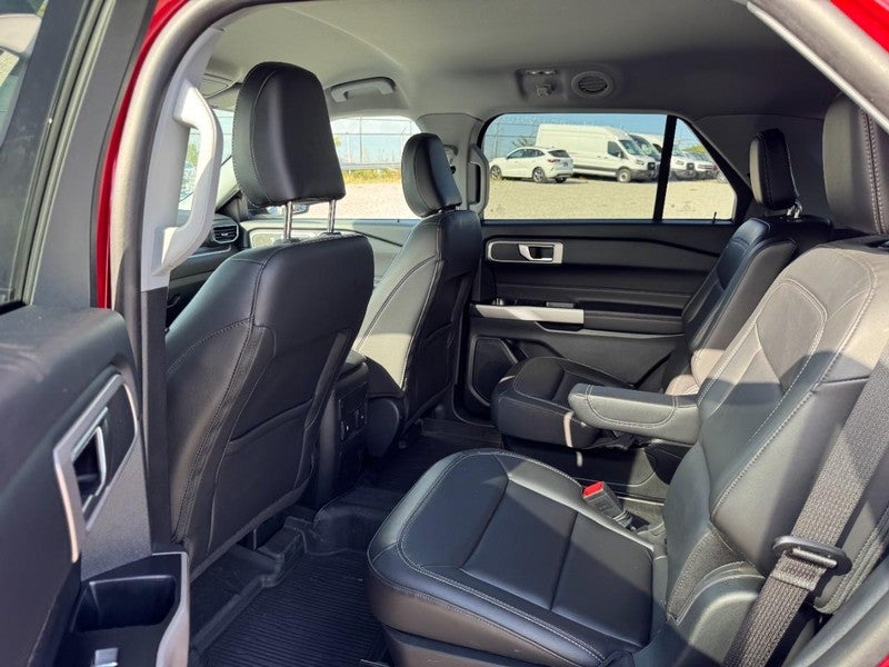 2023 Ford Explorer XLT 4WD