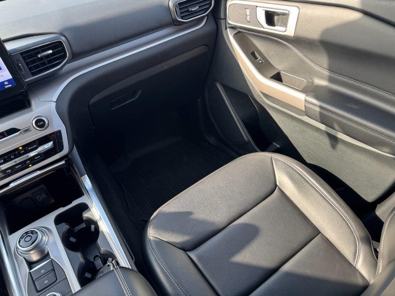 2023 Ford Explorer XLT 4WD