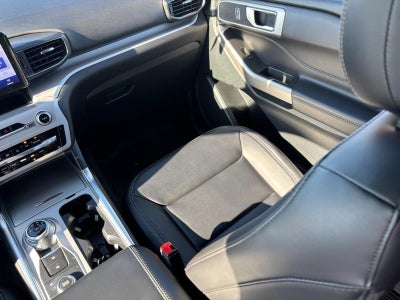 2023 Ford Explorer XLT 4WD