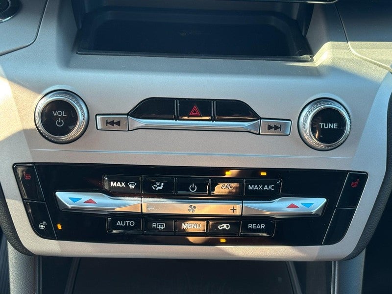 2023 Ford Explorer XLT 4WD