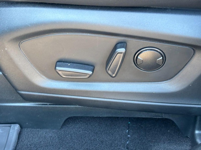 2023 Ford Explorer XLT 4WD