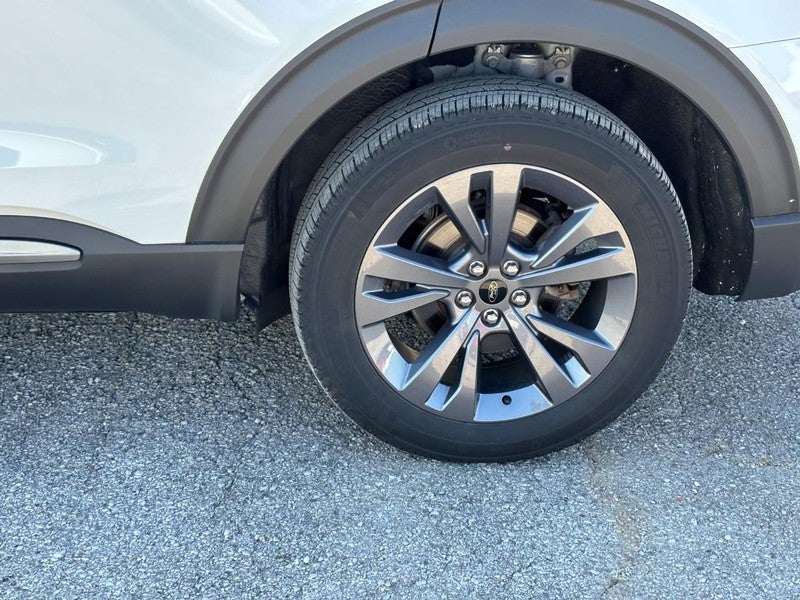 2024 Ford Explorer XLT 4WD