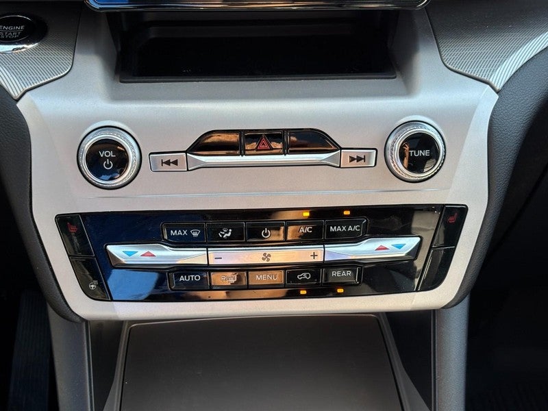 2024 Ford Explorer XLT 4WD