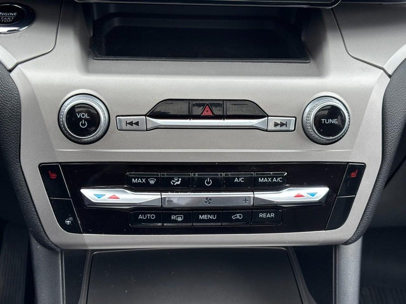 2023 Ford Explorer XLT 4WD