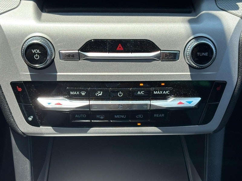 2024 Ford Explorer XLT 4WD