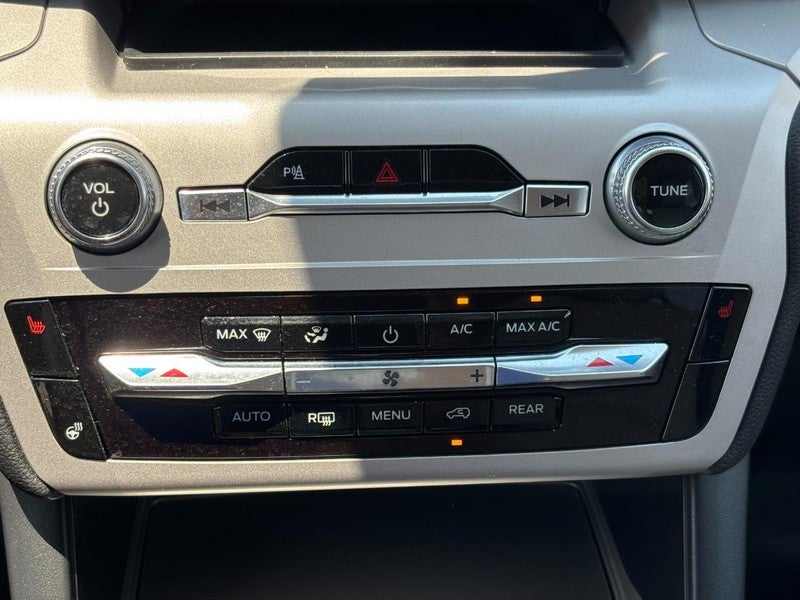 2024 Ford Explorer XLT 4WD