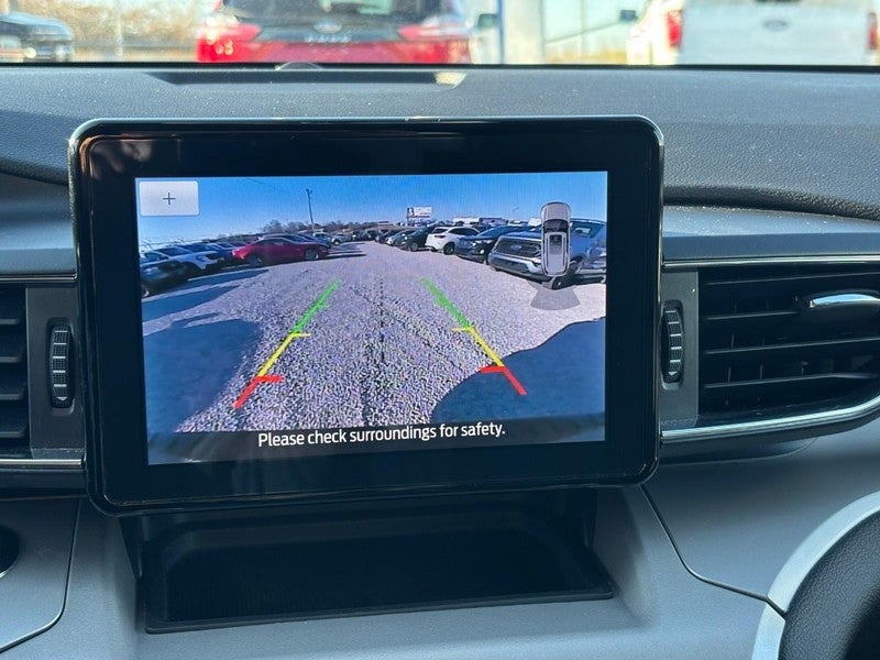 2023 Ford Explorer XLT 4WD