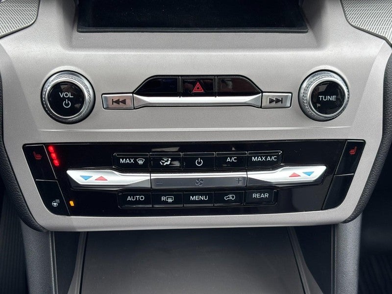 2023 Ford Explorer XLT 4WD