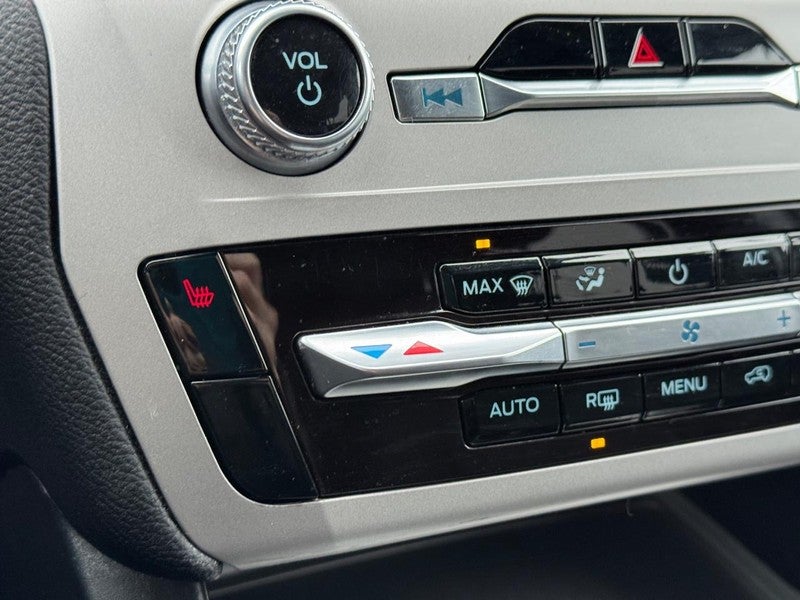 2023 Ford Explorer XLT 4WD