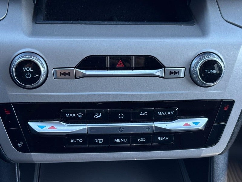 2023 Ford Explorer XLT 4WD