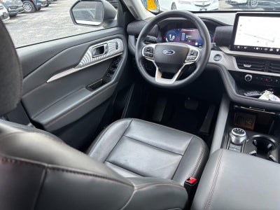 2025 Ford Explorer Active 4WD