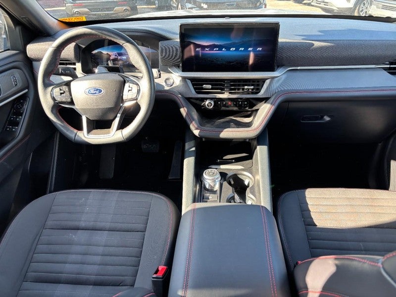 2025 Ford Explorer ST-Line 4WD