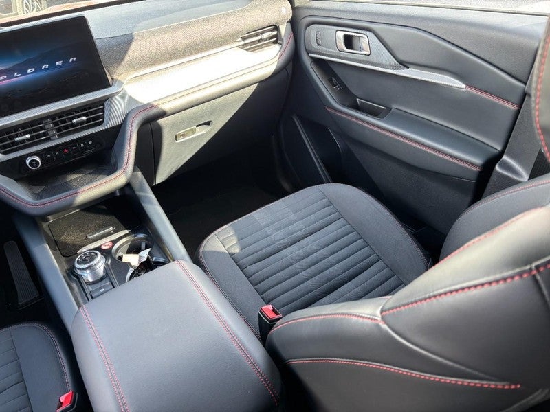 2025 Ford Explorer ST-Line 4WD