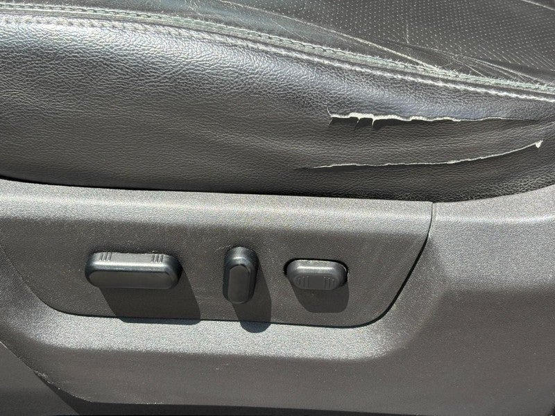 2012 Ford Super Duty F-350 DRW 4WD Crew Cab 172" Lariat