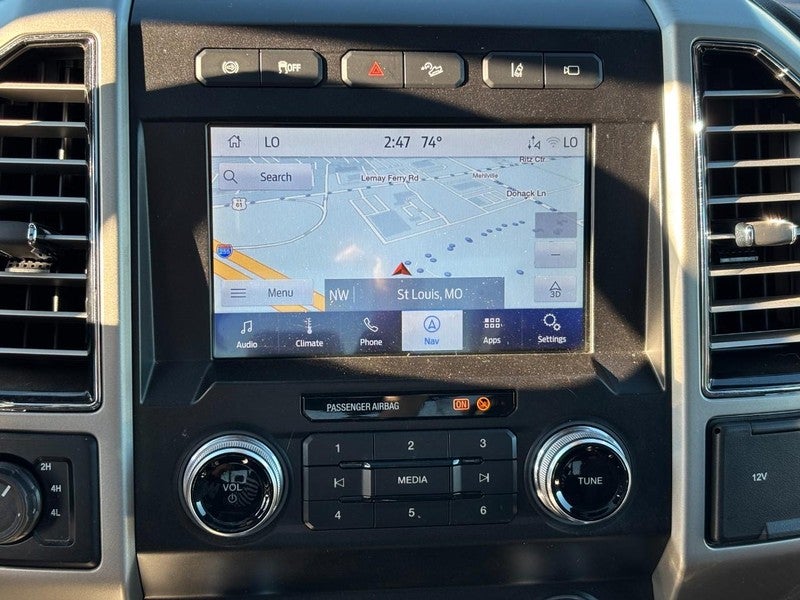 2021 Ford Super Duty F-450 DRW LARIAT 4WD Crew Cab 8' Box