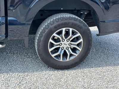 2022 Ford F-150 LARIAT 4WD SuperCrew 5.5' Box