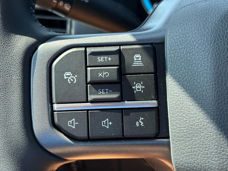 2023 Ford F-150 LARIAT 4WD SuperCrew 5.5' Box