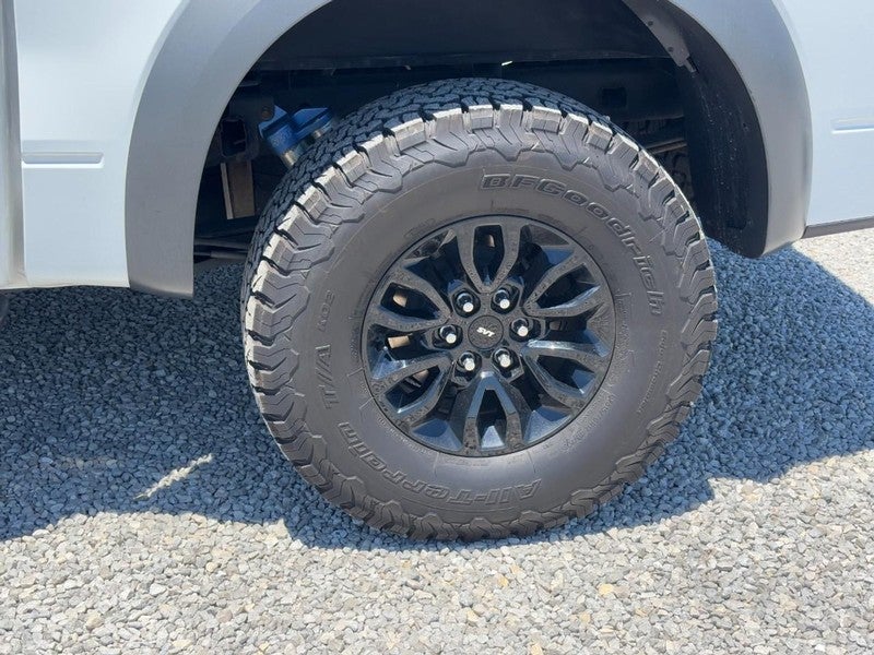 2013 Ford F-150 4WD SuperCrew 145" SVT Raptor