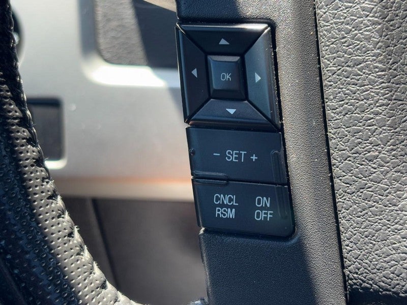 2013 Ford F-150 4WD SuperCrew 145" SVT Raptor