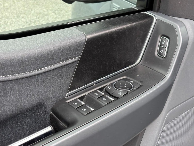2022 Ford F-150 Lightning XLT 4WD SuperCrew 5.5' Box