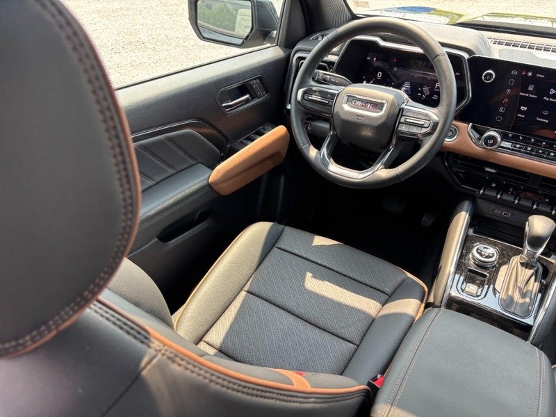 2025 GMC Canyon 4WD Crew Cab AT4
