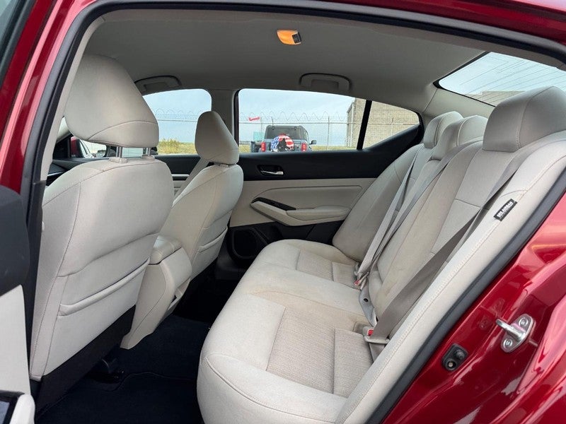 2021 Nissan Altima 2.5 SV Sedan