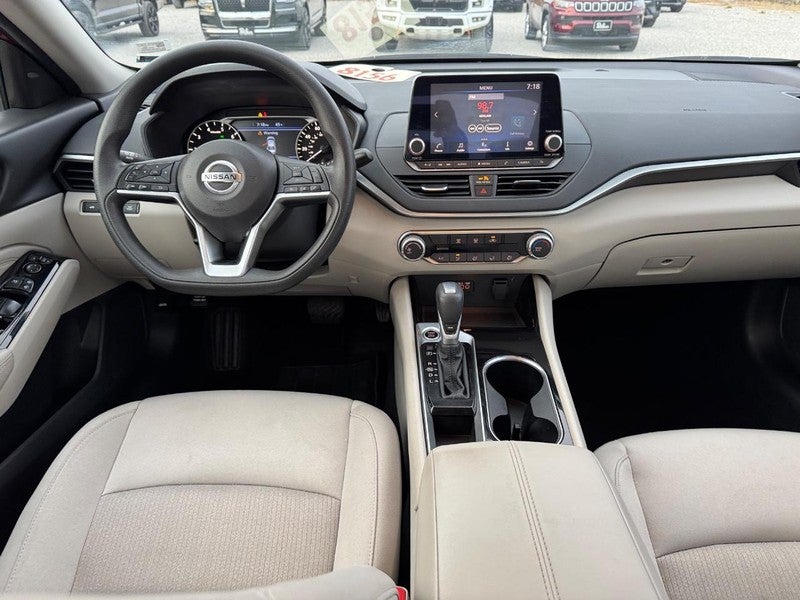 2021 Nissan Altima 2.5 SV Sedan