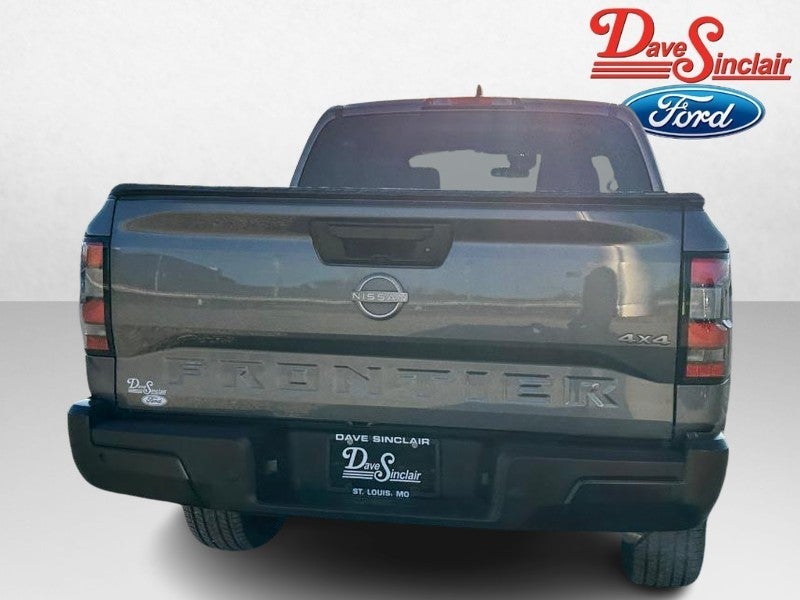 2022 Nissan Frontier Crew Cab 4x4 S Auto