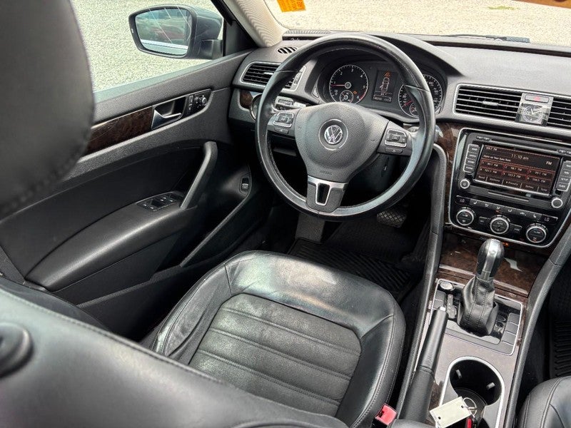 2014 Volkswagen Passat 4dr Sdn 2.0L DSG TDI SEL Premium