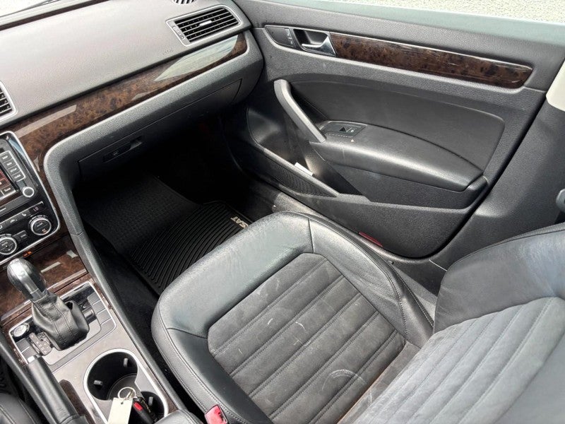 2014 Volkswagen Passat 4dr Sdn 2.0L DSG TDI SEL Premium