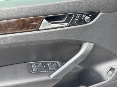 2014 Volkswagen Passat 4dr Sdn 2.0L DSG TDI SEL Premium
