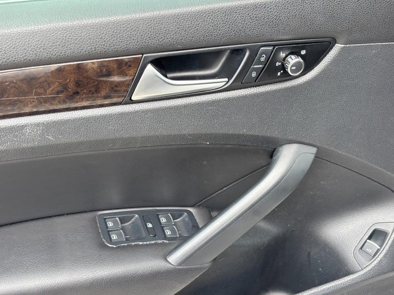 2014 Volkswagen Passat 4dr Sdn 2.0L DSG TDI SEL Premium