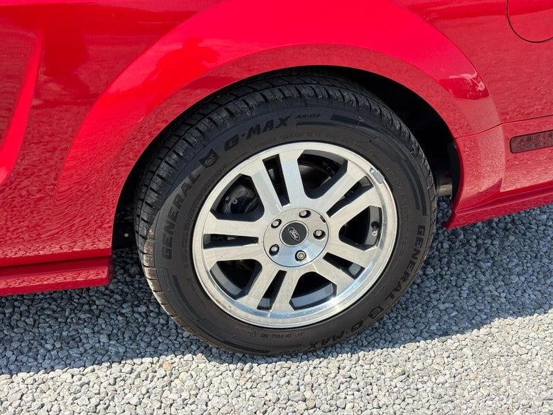 2005 Ford Mustang 2dr Cpe GT Deluxe